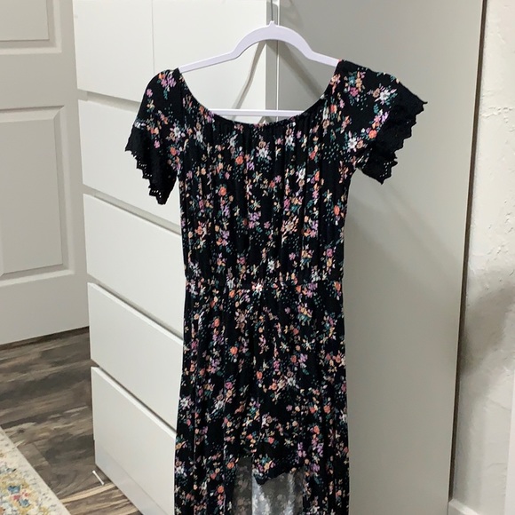 L (10-12) Girls dress black with flowers - Picture 1 of 5